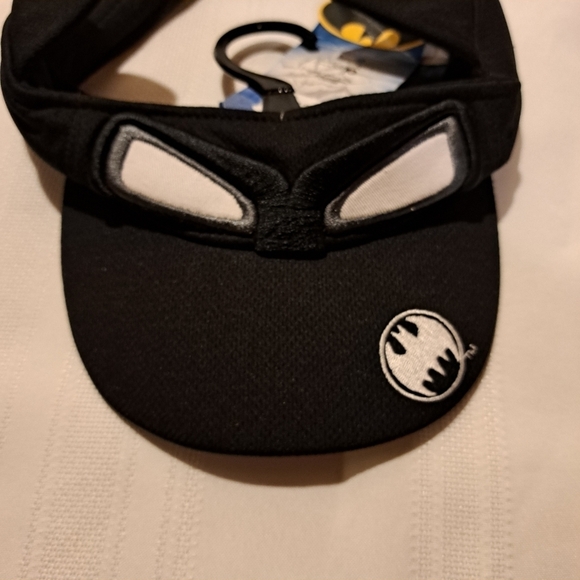 Batman big kids sun visor adjustable NWT - Picture 2 of 5